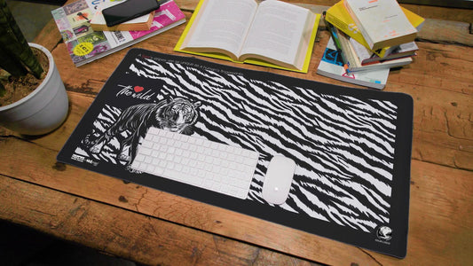 Body Pattern Tiger Desk Mat